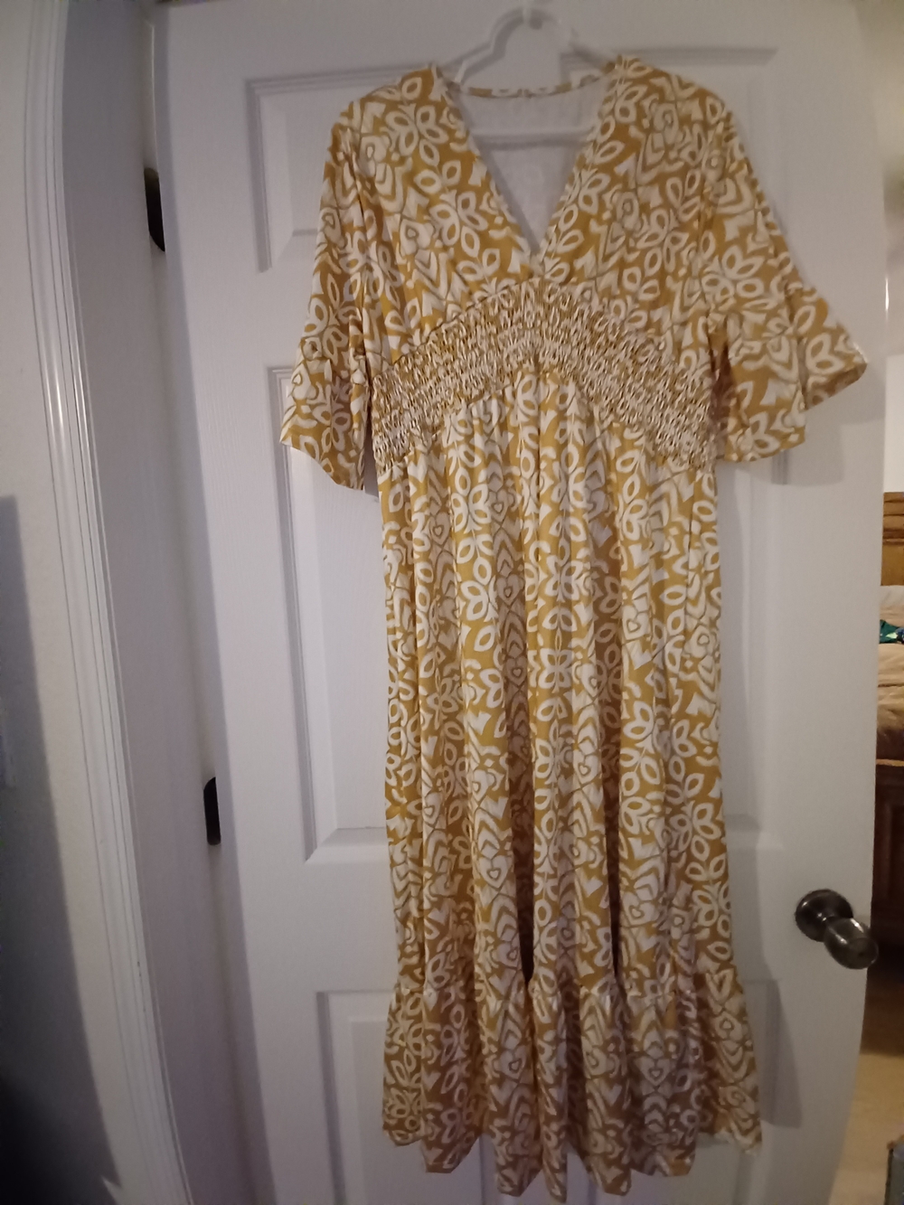 Yellow and White Womens Size XXL Printed V-Neck Smocked Maxi Dress